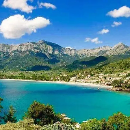 L&k Golden * Chrisi Ammoudia